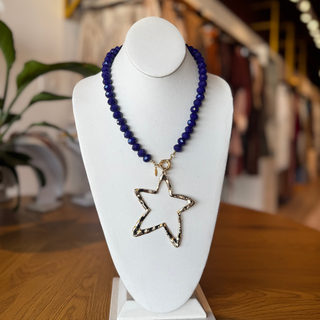 Collar con estrella removible