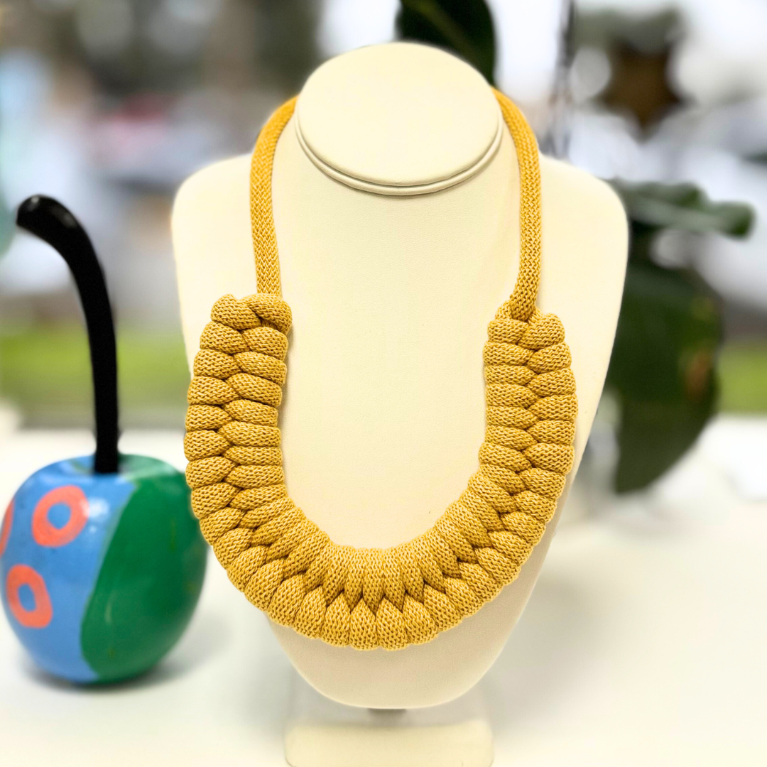 Collar Mandy