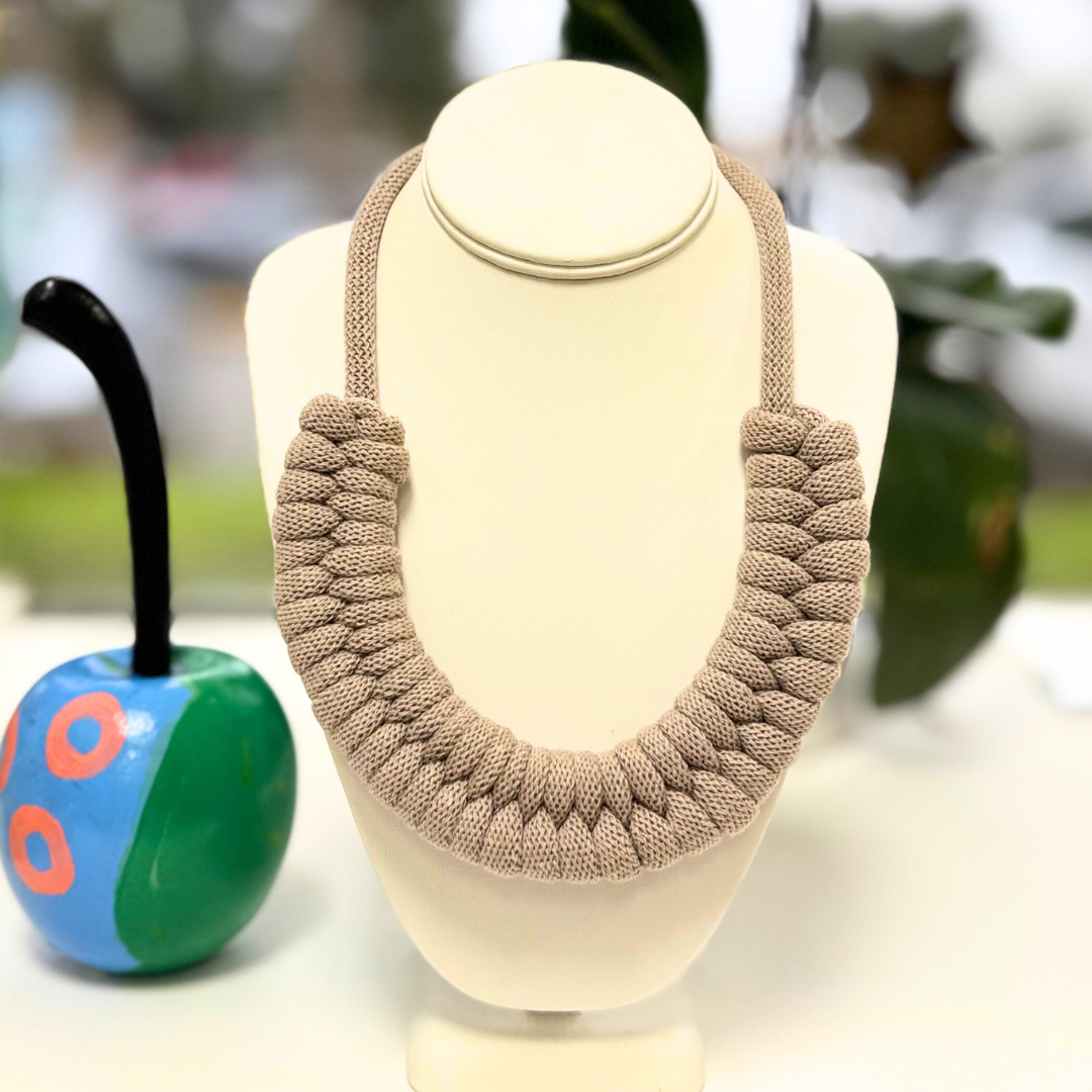 Collar Mandy