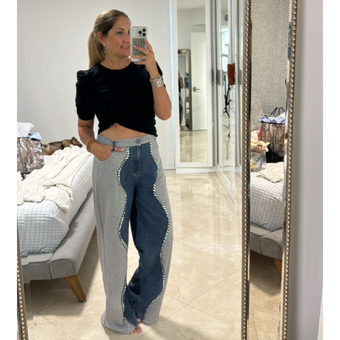 Pantalón gris y jeans con pedrería