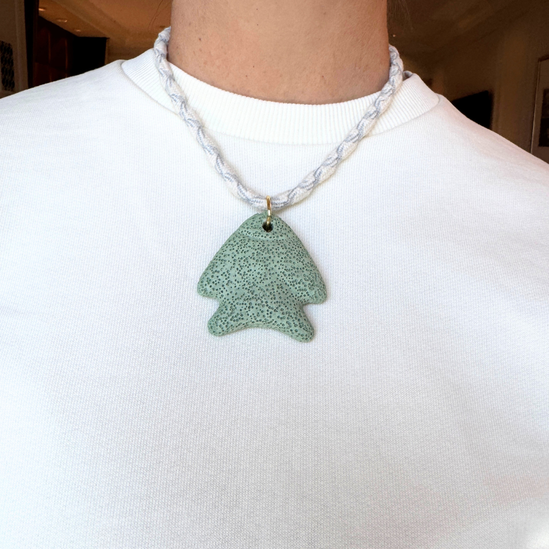 Peces de piedra volcánica