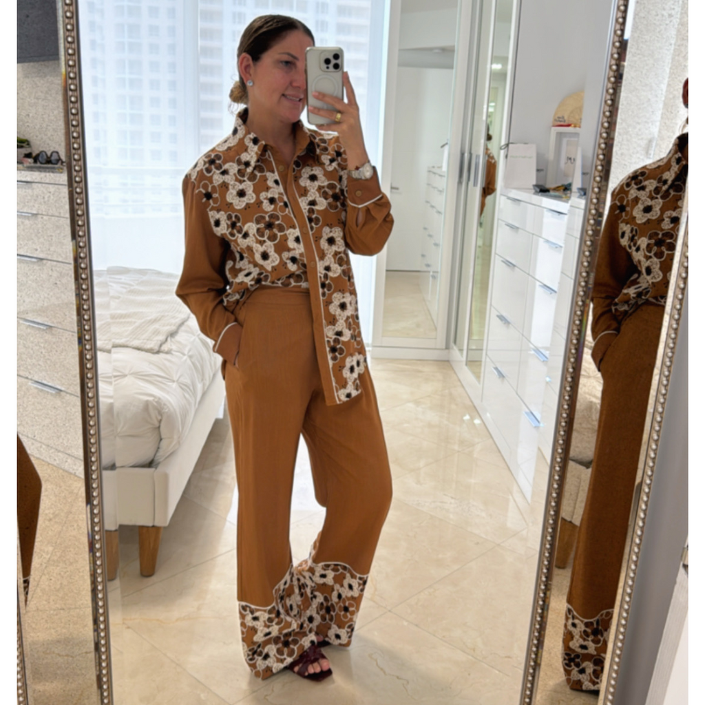 Set de lino de flores bordadas