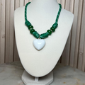 Collar de cordón con corazón