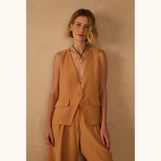 Pleated Bermuda and Crepep Longline Vest