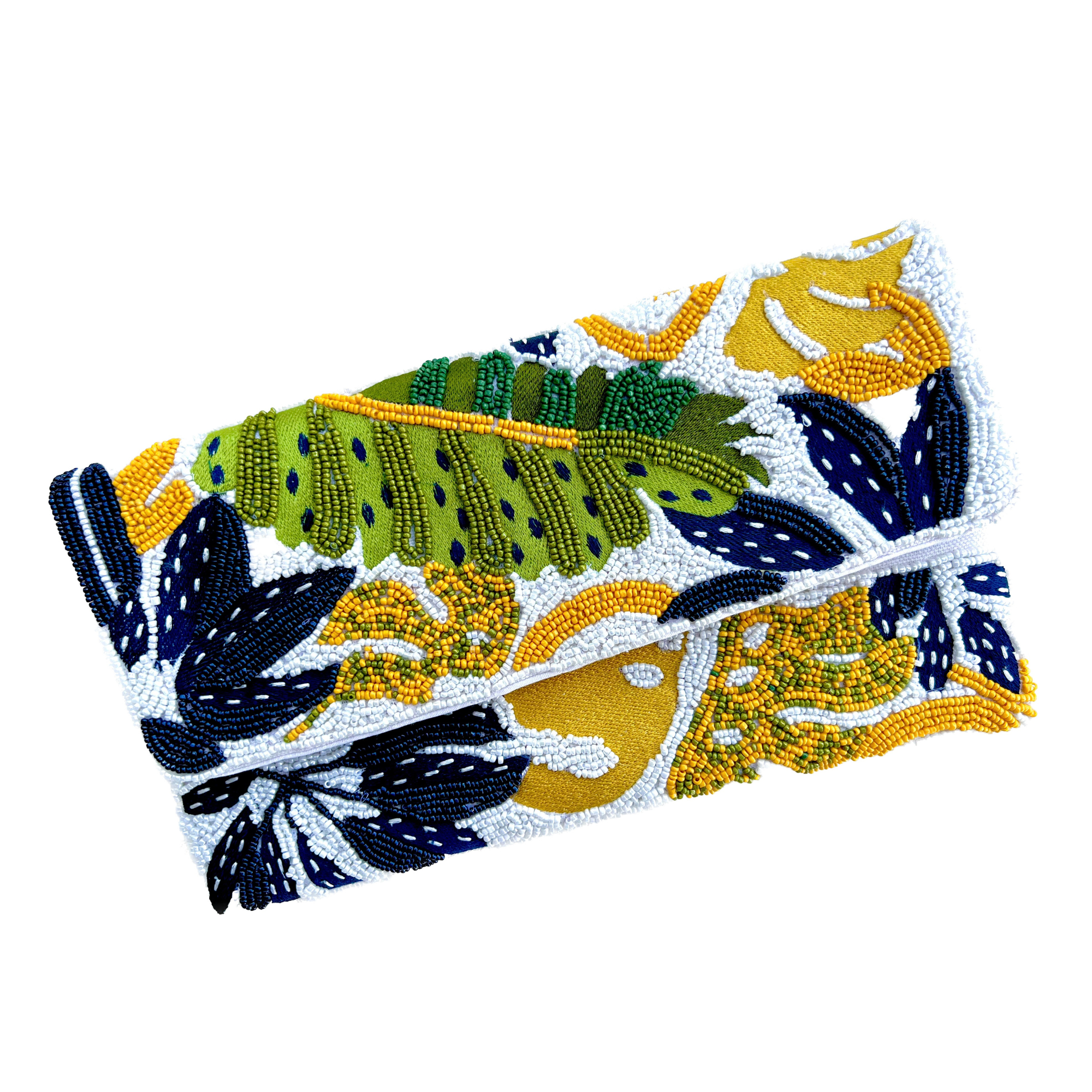 Carteras tipo sobre de tela con pedrería
