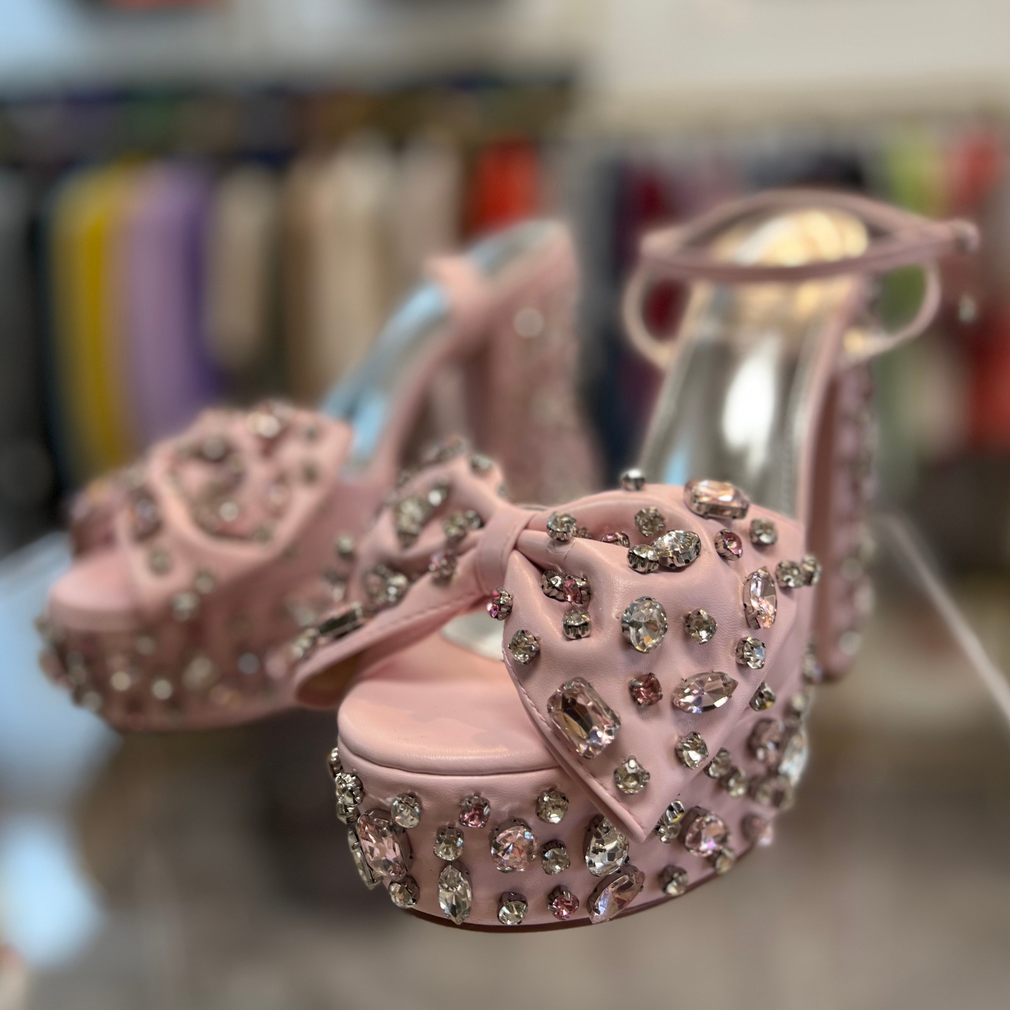 Sandalias con plataforma y pedrería