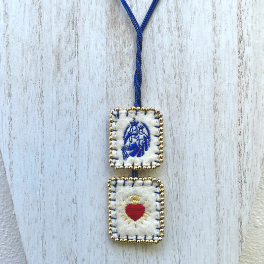 Escapulario bordado de la Virgen del Carmen