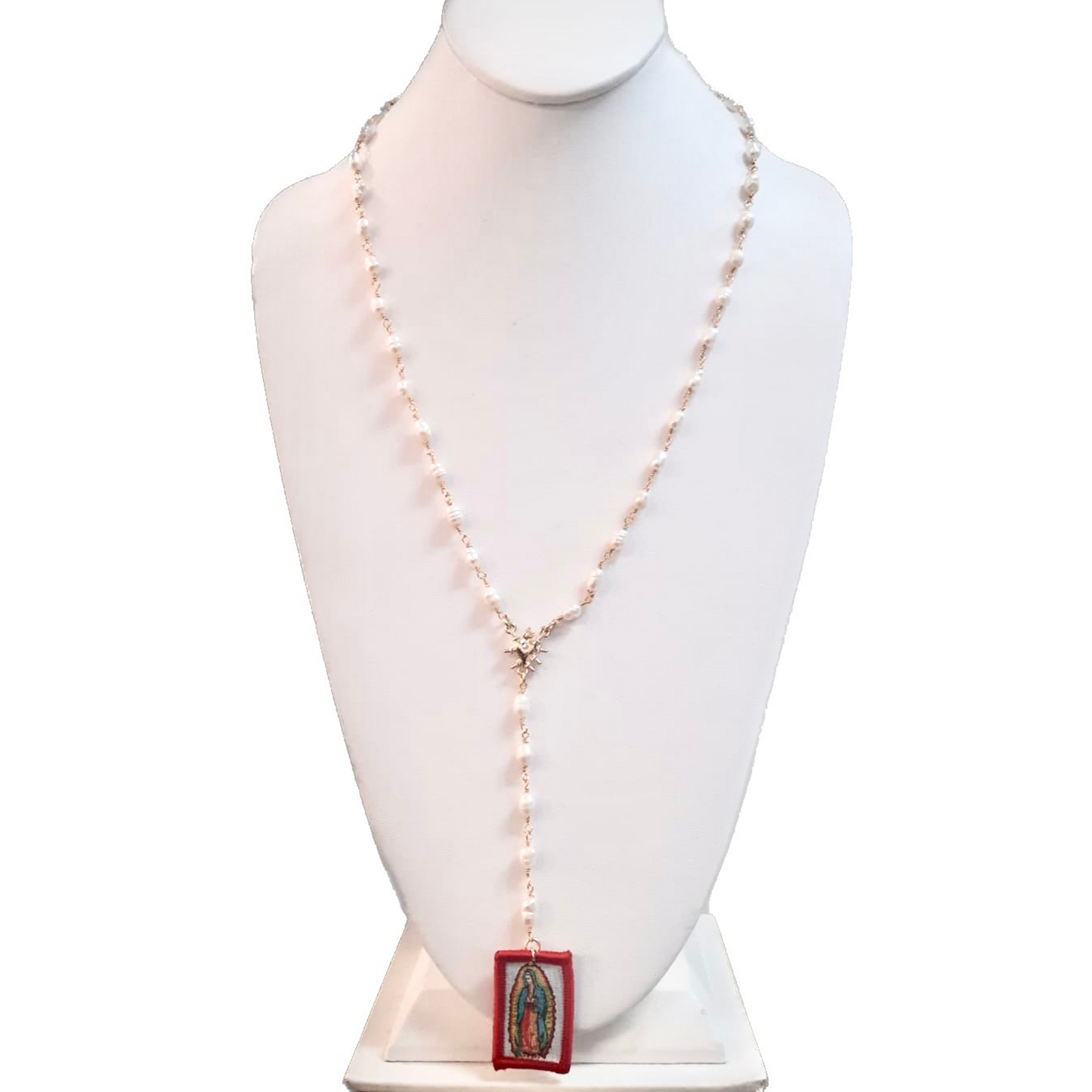 Scapular necklace with pearls and print